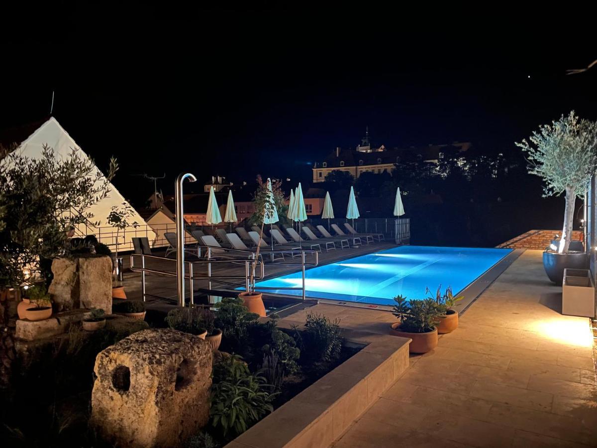 Resort Valtberg - Depandance Valtice Bagian luar foto
