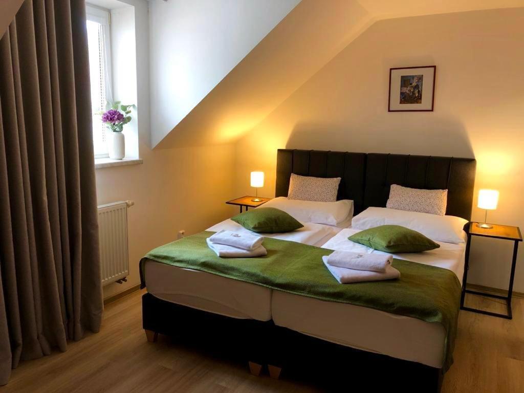 Resort Valtberg - Depandance Valtice Bagian luar foto